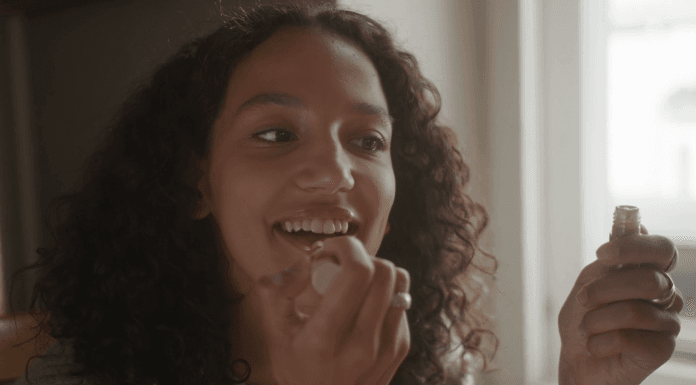 Why Does My Lipstick Smudge? Here’s How to Stop It! Tips for Long-Lasting Lip Color