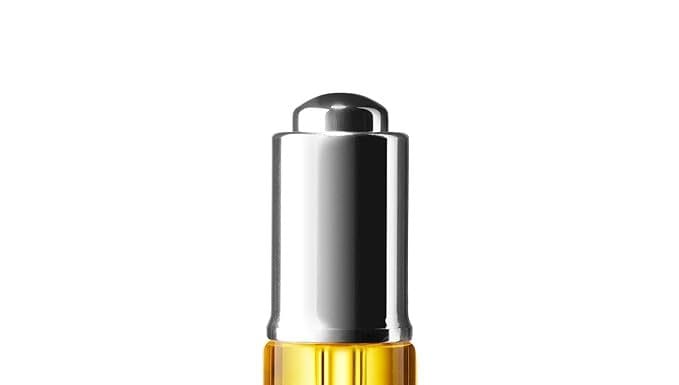 La Mer “The Renewal Oil” Review: Is It Worth the Investment for Mature Skin?