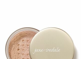 Jane Iredale Amazing Base Review: Weightless Mineral Powder with SPF 20 Benefits