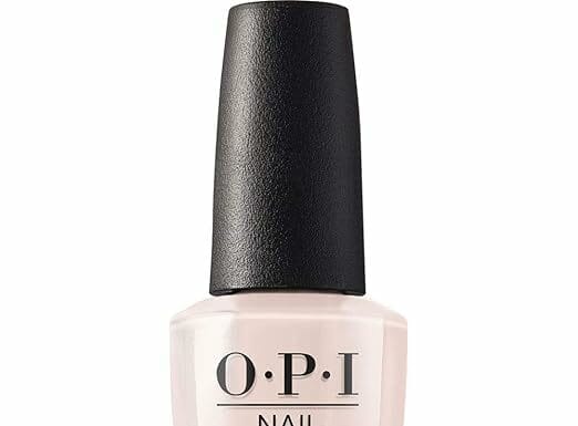 OPI Nail Lacquer Review: Does Tiramisu for Two Deliver Chip-Resistant, Streak-Free Results?