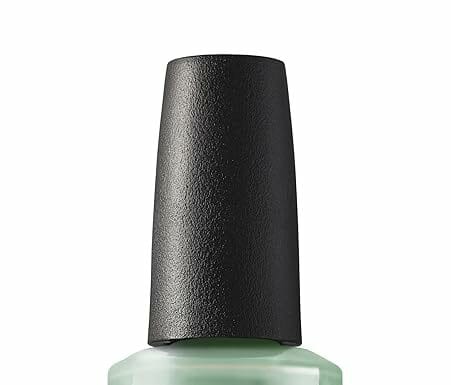 OPI Nail Lacquer Review: Is This Chip-Resistant, Fast-Drying Green Worth It?