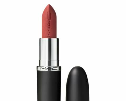 MAC Macximal Matte Lipstick Review: Is “Mull It To The Max” Worth It?