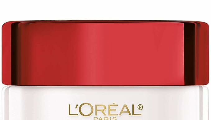 L’Oréal Paris Revitalift Anti-Wrinkle Moisturizer Review: SPF, Pro-Retinol, & Firming Power