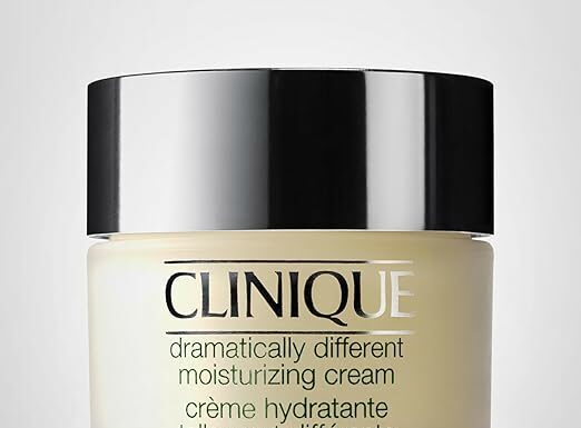 Clinique 3-Step Dramatically Different Moisturizing Cream Review: Is It the Best for Dry Skin?