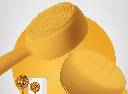 PMD Clean Mini Review: Does This SonicGlow Device Really Clear Pores & Firm Skin?