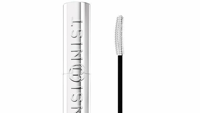 L’Oreal Paris Extensionist Mascara Review: Does It Really Lift, Curl, & Volumize?