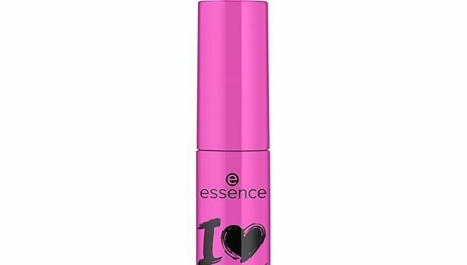 essence I Love Extreme Crazy Volume Mascara Review: Intense Volume & Length in One Swipe!