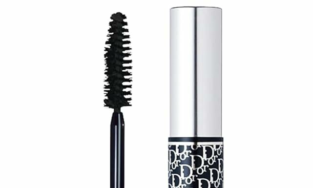 Christian Dior Diorshow Waterproof Mascara Review: Long-Lasting Volume & Smudge-Proof Performance